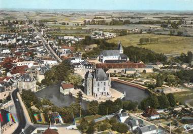 / CPSM FRANCE 45 "Bellegarde du Loiret, vue aérienne"