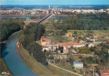 / CPSM FRANCE 45 "Briare, vue aérienne"