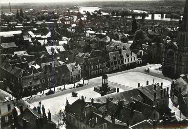 / CPSM FRANCE 45 "Briare, la place de l'église et le pont canal"