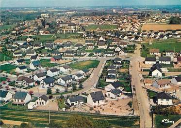 / CPSM FRANCE 45 "Courtenay, vue aérienne, les hauts de Courtenay"