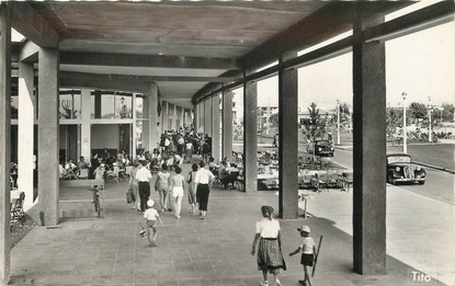 / CPSM FRANCE 17 "Royan, promenade couverte du front de mer"