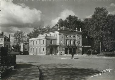 / CPSM FRANCE 45 "Montargis, le théâtre municipal"