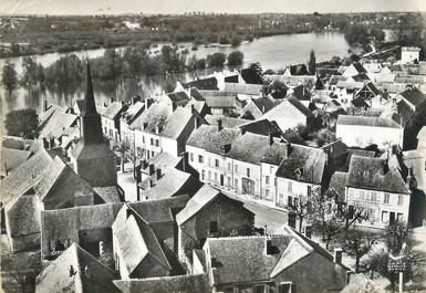 / CPSM FRANCE 45 "Ousson sur Loire, place de l'église et la Loire"