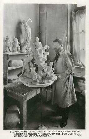 / CPSM FRANCE 92 " Sèvres, atelier de mouleur répareur de sculpture en biscuit et porcelaine"