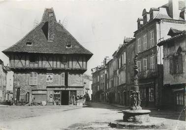 / CPSM FRANCE 46 "Saint Céré, place du Marcadial"