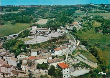 / CPSM FRANCE 47 "Montaigu de Quercy, vue générale aérienne avec le château"