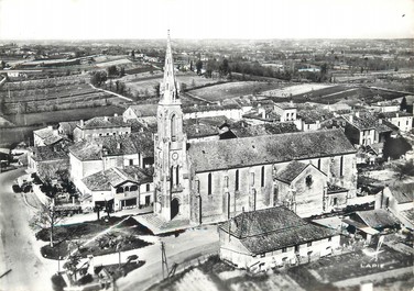 / CPSM FRANCE 47 "Levignac, l'église et vue générale"