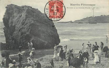 / CPA FRANCE 64 "Biarritz Pittoresque, rocher à la grande plage nr 13"