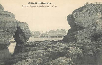 / CPA FRANCE 64 "Biarritz Pittoresque, dans les roches à marée basse nr 59"