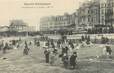 / CPA FRANCE 64 "Biarritz Pittoresque, nos enfants à la plage nr 75"