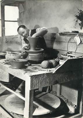/ CPSM FRANCE 06 "Vallauris, industrie de la poterie, le travail au tour"