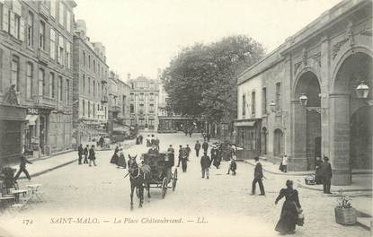 / CPA FRANCE 35 "Saint Malo, la place Châteaubriand"