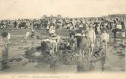 76 Seine Maritime / CPA FRANCE 76 "Dieppe, enfants jouant à marée basse" / BAIGNEUSE / JEUX DE PLAGE