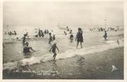 14 Calvado / CPA FRANCE 14 "Deauville, la plage Fleurie" / BAIGNEUSE / JEUX DE PLAGE