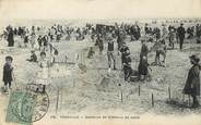 14 Calvado / CPA FRANCE 14 "Trouville, concours de châteaux de sable" / BAIGNEUSE / JEUX DE PLAGE