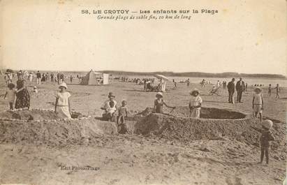 / CPA FRANCE 80 "Le Crotoy, les enfants sur la plage"