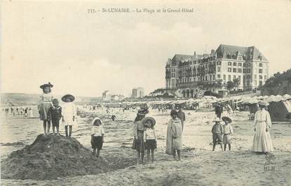 / CPA FRANCE 35 "Saint Lunaire, la plage et le grand hôtel" / JEUX DE PLAGE