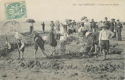 / CPA FRANCE 76 "Le Tréport, jeux sur le sable" / JEUX DE PLAGE