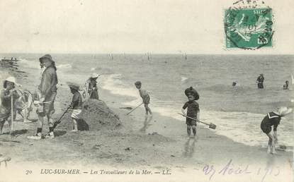 / CPA FRANCE 14 "Luc sur Mer, les travailleurs de la mer"