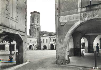 / CPSM FRANCE 47 "Castillonès, place du marché, les arcades"