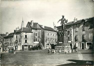 / CPSM FRANCE 48 "Châteauneuf de Randon, la place et statue Duguesclin"