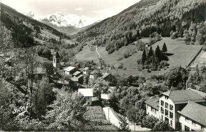 / CPSM FRANCE 38 "Pinsot, vue générale et le massif des Sept Laux"