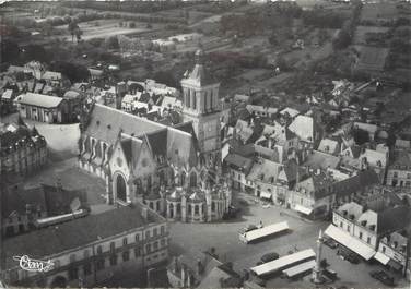 / CPSM FRANCE 49 "Beaufort en vallée, l'église, vue aérienne"