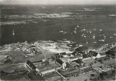 / CPSM FRANCE 50 "Iles Chausey, la ferme et le port"