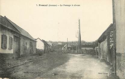 CPA FRANCE 80 "Prouzel, le passage à niveau"