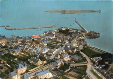 / CPSM FRANCE 50 "Saint Vaast La Hougue, vue générale vers les jetées" / USAGE TARDIF