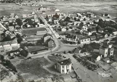 / CPSM FRANCE 50 "Saint Martin de Bréhal, vue aérienne, le  centre"