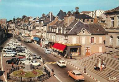 / CPSM FRANCE 50 "Villedieu les Poeles, la place de la République"