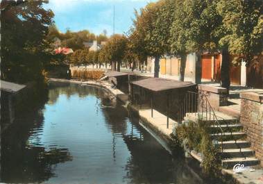 / CPSM FRANCE 50 "Villedieu les Poeles, les quais et le lavoir"