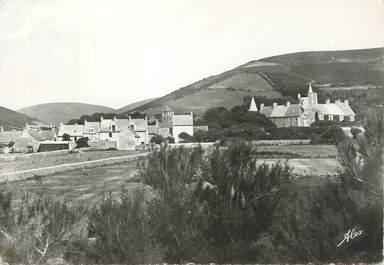 / CPSM FRANCE 50 "Vauville, le village, ses vallées et ses collines"