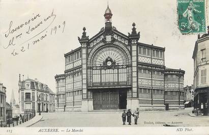/ CPA FRANCE 89 "Auxerre, le marché"