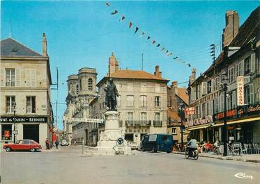 / CPSM FRANCE 52 "Langres, place Diderot "