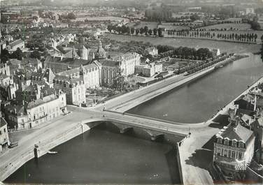 / CPSM FRANCE 53 "Chateau Gontier, le pont sur la Mayenne"