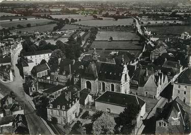 / CPSM FRANCE 53 "Chateau Gontier, église de la Trinité"