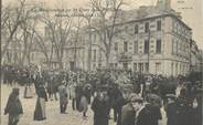 03 Allier CPA FRANCE 03  "Moulins,  manifestation  devant la cathedrale, 1906" 