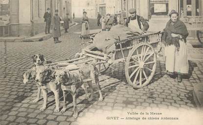 CPA  FRANCE 08 "Givet, attelage de chiens ardennais"