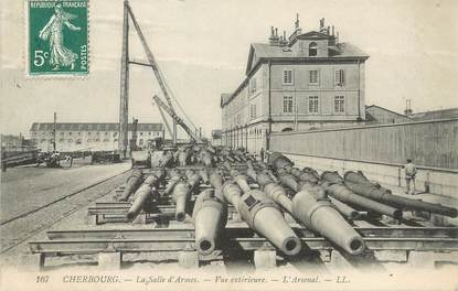 / CPA FRANCE 50 "Cherbourg, la salle d'Armes"