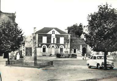 / CPSM FRANCE 53 "Fougerolles du Plessis, place de la poste"