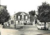 53 Mayenne / CPSM FRANCE 53 "Fougerolles du Plessis, place de la poste"