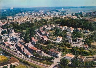 / CPSM FRANCE 54 "Briey en forêt, vue générale aérienne"