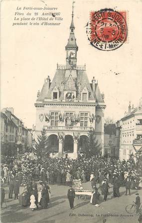 / CPA FRANCE 77 "La Ferté sous Jouarre, la place de l'hôtel de ville pendant le vin d'honneur le 28 avril 1907"