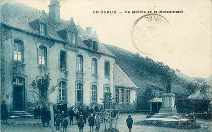 CPA FRANCE 15  "Le Claux, la mairie et le monument"