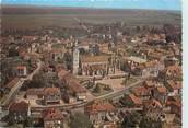 55 Meuse / CPSM FRANCE 55 "Etain, l'église et le monument aux morts"