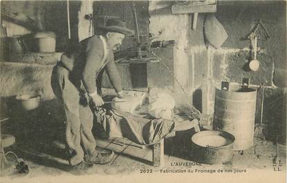 CPA FRANCE 15  "Type, Fabrication du Fromage "