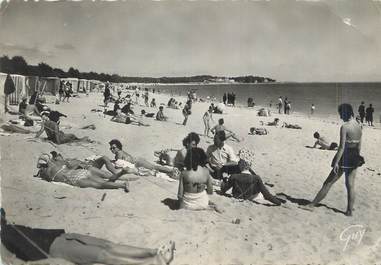 / CPSM FRANCE 56 "Carnac, la plage et la pointe Churchill" 