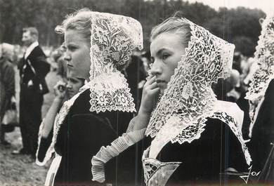 / CPM FRANCE 56 "Jeunes filles de Baud"